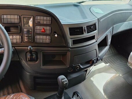 2023 Foton Auman EST A, белый, 6480000 рублей, вид 2