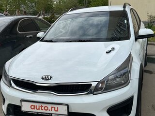 2020 Kia Rio X-Line IV, белый, 1500000 рублей, вид 1