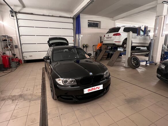 2008 BMW 1 серии 116i I (E81/E82/E87/E88) Рестайлинг, чёрный, 2000000 рублей - вид 9
