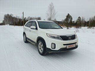 2013 Kia Sorento II Рестайлинг, белый, 1750000 рублей, вид 1