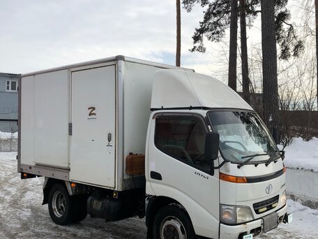 1999 Toyota Dyna, белый, 2000000 рублей, вид 5