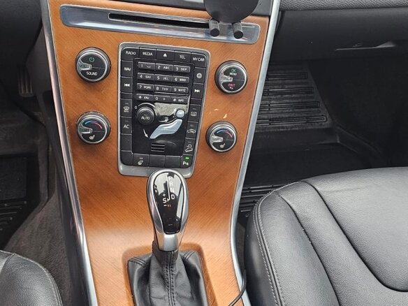 2014 Volvo XC60 I Рестайлинг, серый, 1800000 рублей - вид 9