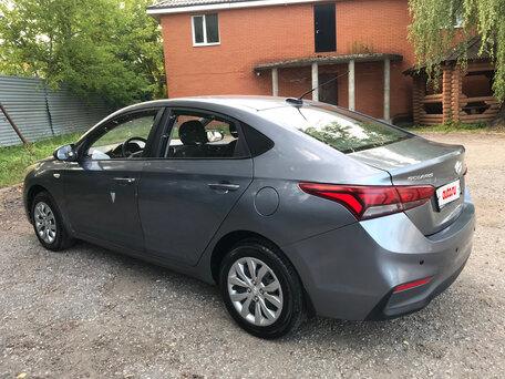 2017 Hyundai Solaris II, серый, 725000 рублей, вид 4