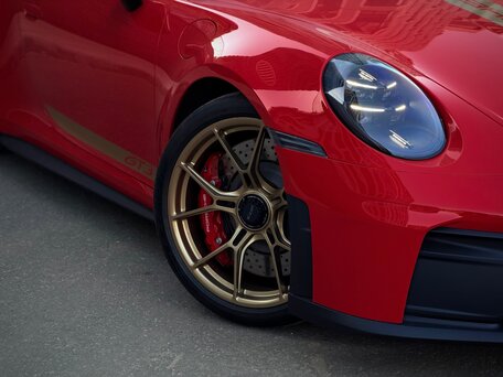 2025 Porsche 911 GT3 992 Рестайлинг, красный, 31450000 рублей, вид 3
