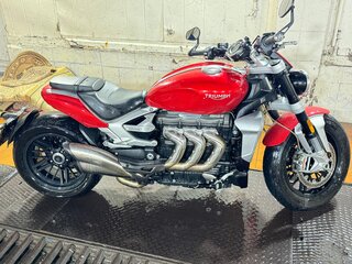 2021 Triumph Rocket 3, красный, 2600000 рублей, вид 1