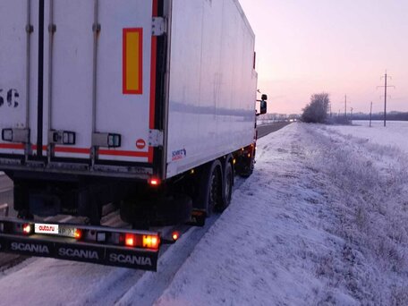 2003 Scania 4-Series, красный, 6700000 рублей, вид 4