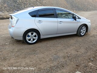 2011 Toyota Prius III Рестайлинг (XW30), серый, 1150000 рублей, вид 2