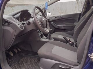 2016 Ford Fiesta Mk6 Рестайлинг, синий, 960000 рублей, вид 3