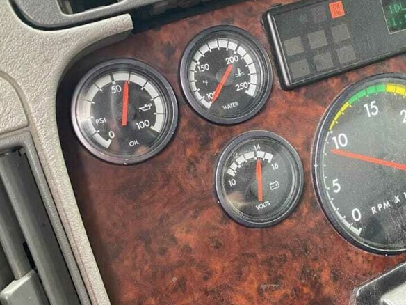 1998 Freightliner Century Class, белый, 1000000 рублей - вид 7