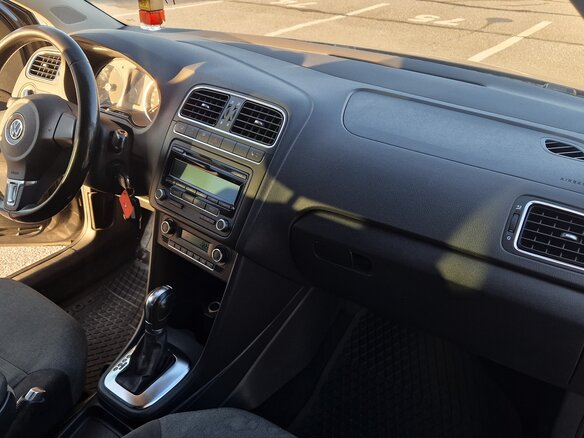 2010 Volkswagen Polo V, серый, 630000 рублей - вид 18
