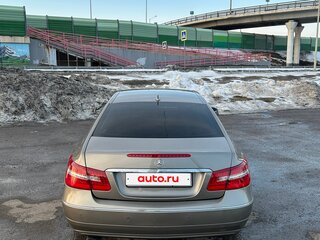 2010 Mercedes-Benz E-Класс 200 5G-Tronic IV (W212, S212, C207), бежевый, 1400000 рублей, вид 3