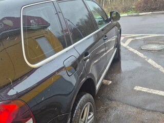 2007 Volkswagen Touareg I Рестайлинг, чёрный, 900000 рублей, вид 3