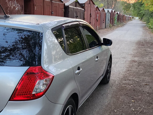 2010 Kia Ceed I Рестайлинг, серебристый, 950000 рублей - вид 2