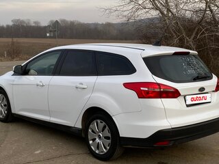 2017 Ford Focus III Рестайлинг, белый, 900000 рублей, вид 4