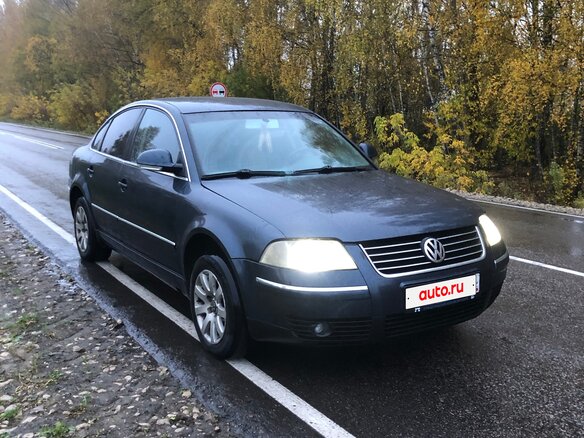 2004 Volkswagen Passat B5 Рестайлинг, синий - вид 1