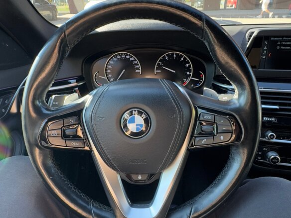 2017 BMW 5 серии 520i VII (G30/G31/G38), чёрный, 2950000 рублей - вид 12