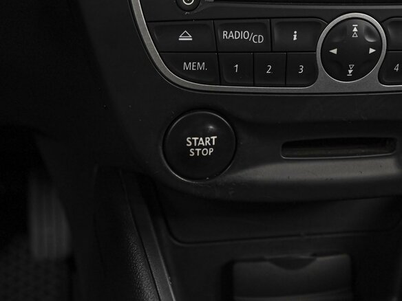 2011 Renault Fluence I, красный - вид 16