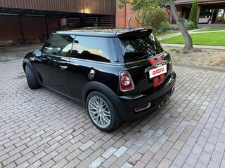 2010 Mini Hatch Cooper S II (R56) Рестайлинг, чёрный, 2440000 рублей, вид 3