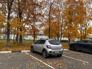 2021 Renault Sandero Stepway II Рестайлинг, серебристый, 1300000 рублей, вид 3