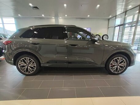 2026 Audi Q5 L III (GU), зелёный, 6100000 рублей, вид 4