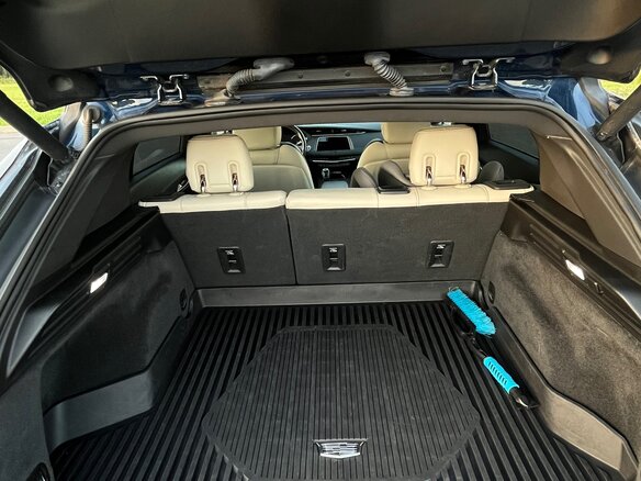 2019 Cadillac XT4 I, синий, 2410000 рублей - вид 10