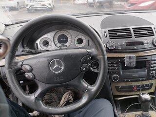 2008 Mercedes-Benz E-Класс 220 III (W211, S211) Рестайлинг, чёрный, 1200000 рублей, вид 4