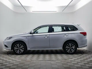 2022 Mitsubishi Outlander III Рестайлинг 3, белый, 1939000 рублей, вид 2