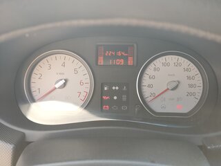 2010 Renault Logan I Рестайлинг, бежевый, 560000 рублей, вид 4