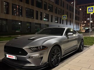 2022 Ford Mustang VI Рестайлинг, серебристый, 2550000 рублей, вид 1