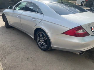 2005 Mercedes-Benz CLS 350 I (C219), серебристый, 830000 рублей, вид 2