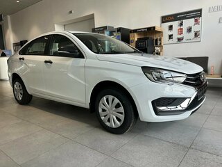2026 Lada (ВАЗ) Vesta I Рестайлинг (NG), белый, 1581000 рублей, вид 4