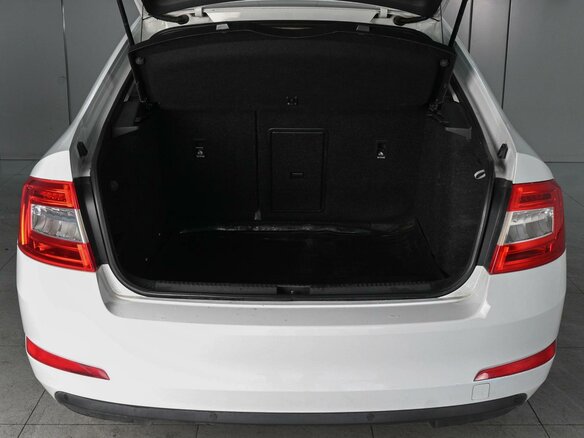 2016 Skoda Octavia III (A7), белый - вид 18