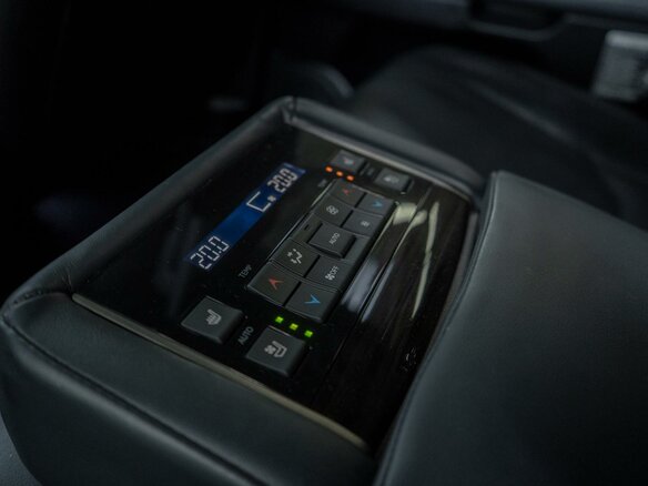 2018 Lexus LX 570 III Рестайлинг 2, серый, 9999999 рублей - вид 24
