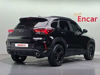 2022 Chevrolet TrailBlazer III, чёрный, 2000000 рублей, вид 2