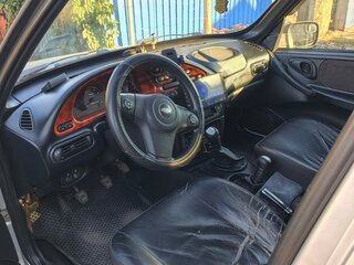 2005 Chevrolet Niva I, серебристый, 550000 рублей, вид 5