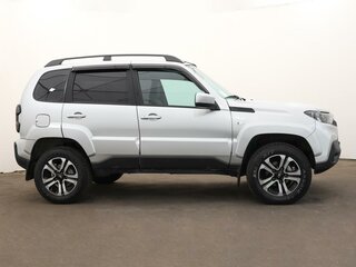 2025 Lada (ВАЗ) Niva Travel I, серебристый, 1419000 рублей, вид 3