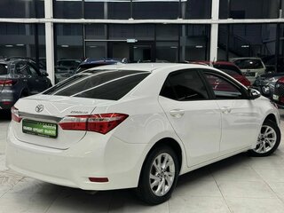 2018 Toyota Corolla XI (E160, E170, E180) Рестайлинг 1, белый, 1499000 рублей, вид 5
