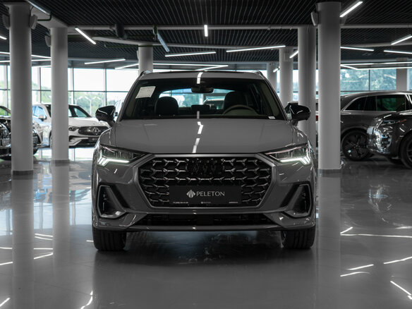 2026 Audi Q3 45 TFSI II (F3), серый, 4700000 рублей - вид 2