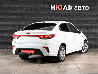 2017 Kia Rio IV, белый, 1280000 рублей, вид 4