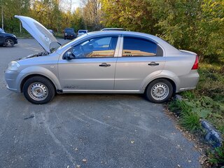 2009 Chevrolet Aveo I Рестайлинг, серебристый, 320000 рублей, вид 3