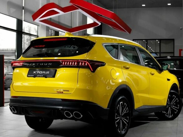 2026 Jetour X70+ I Рестайлинг, жёлтый, 3099000 рублей - вид 3