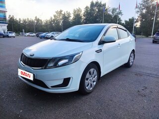 2013 Kia Rio III, белый, 750000 рублей, вид 2