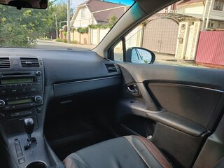 2011 Toyota Avensis III, чёрный, 930000 рублей, вид 2