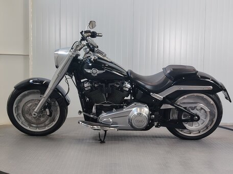 2020 Harley-Davidson Fat Boy, чёрный, 1929000 рублей, вид 5