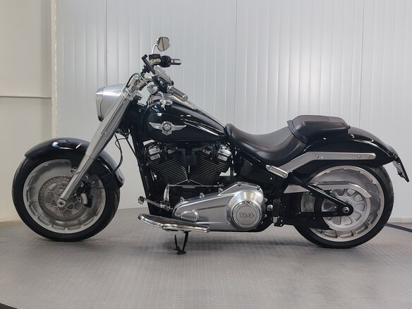 2020 Harley-Davidson Fat Boy, чёрный, 1929000 рублей - вид 4