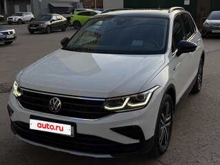 2022 Volkswagen Tiguan II Рестайлинг, белый, 4500000 рублей, вид 1