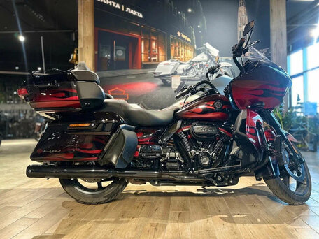 2022 Harley-Davidson CVO Road Glide Limited, пурпурный, 3450000 рублей, вид 1