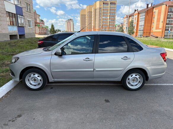 2019 Lada (ВАЗ) Granta I Рестайлинг, серебристый, 490000 рублей - вид 3