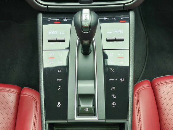 2022 Porsche Macan I Рестайлинг 2, белый, 7097000 рублей - вид 21