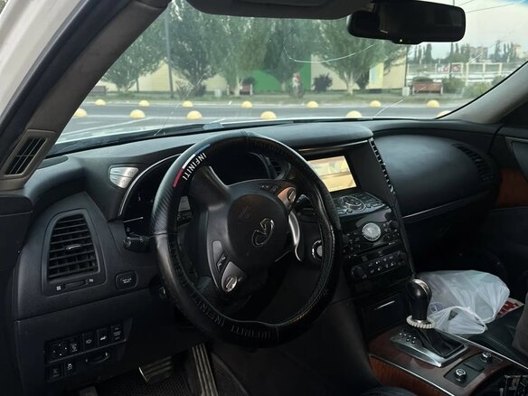 2012 Infiniti FX30d II (S51) Рестайлинг, белый, 1700000 рублей - вид 4